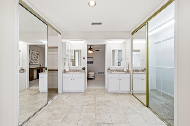 361 Oakview Drive, Lewisville, TX 75077