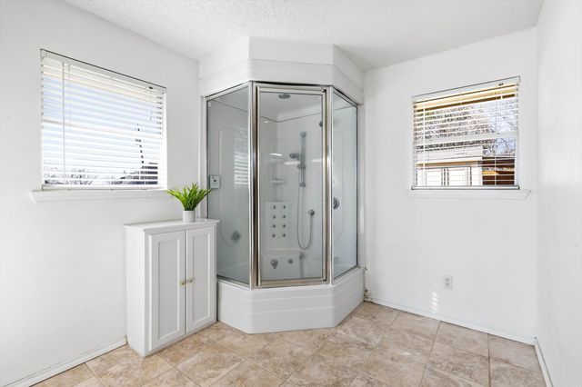 361 Oakview Drive, Lewisville, TX 75077