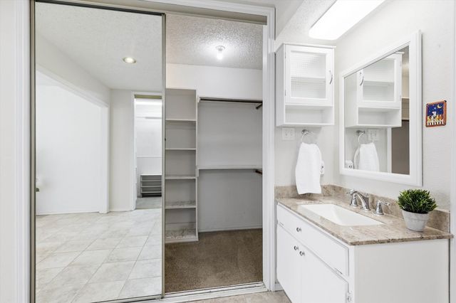 361 Oakview Drive, Lewisville, TX 75077