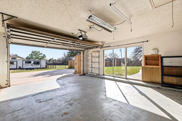 361 Oakview Drive, Lewisville, TX 75077