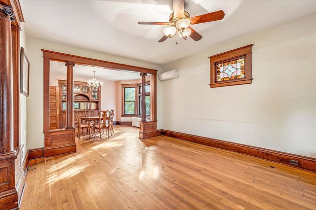 2016 Laurel Avenue, Saint Paul, MN 55104