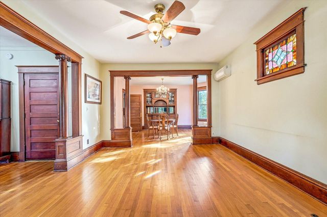 2016 Laurel Avenue, Saint Paul, MN 55104