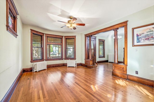 2016 Laurel Avenue, Saint Paul, MN 55104