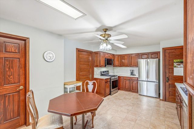 2016 Laurel Avenue, Saint Paul, MN 55104