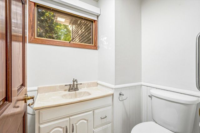 2016 Laurel Avenue, Saint Paul, MN 55104