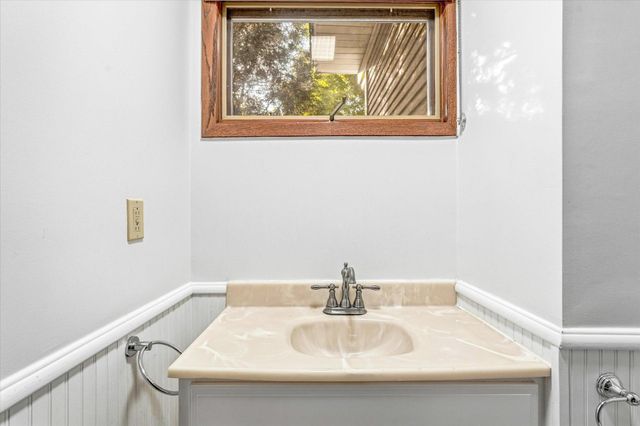 2016 Laurel Avenue, Saint Paul, MN 55104