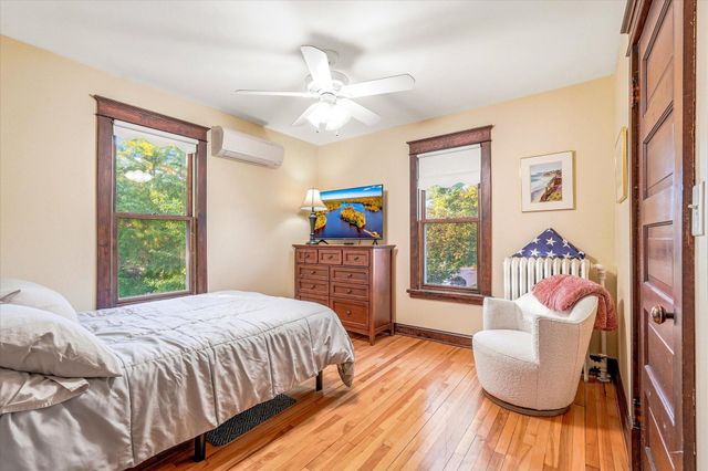 2016 Laurel Avenue, Saint Paul, MN 55104
