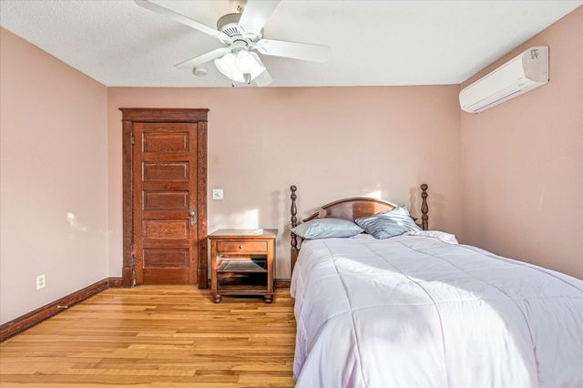 2016 Laurel Avenue, Saint Paul, MN 55104