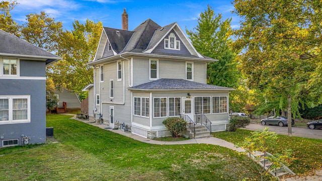 2016 Laurel Avenue, Saint Paul, MN 55104