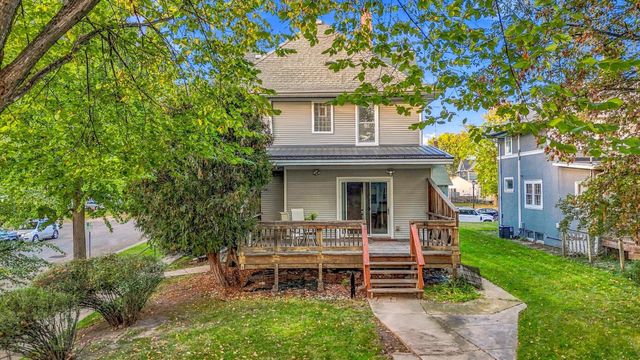 2016 Laurel Avenue, Saint Paul, MN 55104