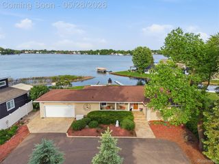 12099 Torrey Road, Fenton Charter Township, MI 48430