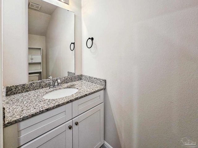 1211 Fairchild Village Dr, Pensacola, FL 32504