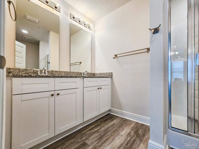 1211 Fairchild Village Dr, Pensacola, FL 32504