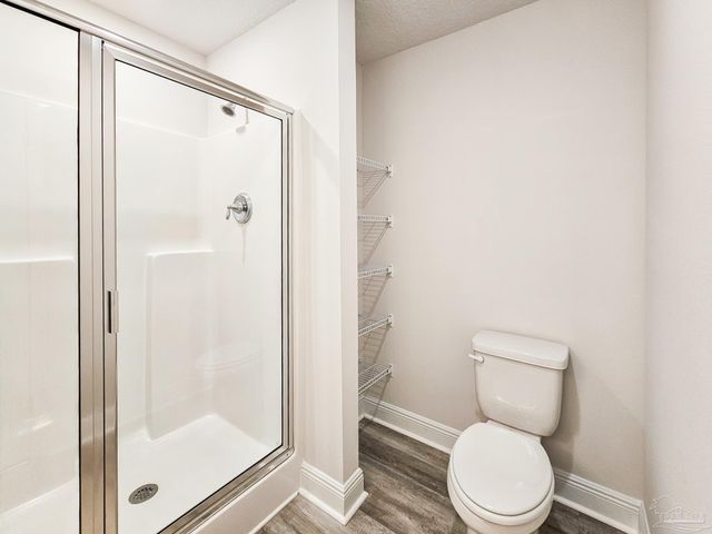 1211 Fairchild Village Dr, Pensacola, FL 32504