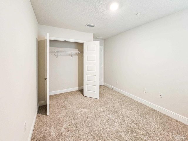 1211 Fairchild Village Dr, Pensacola, FL 32504