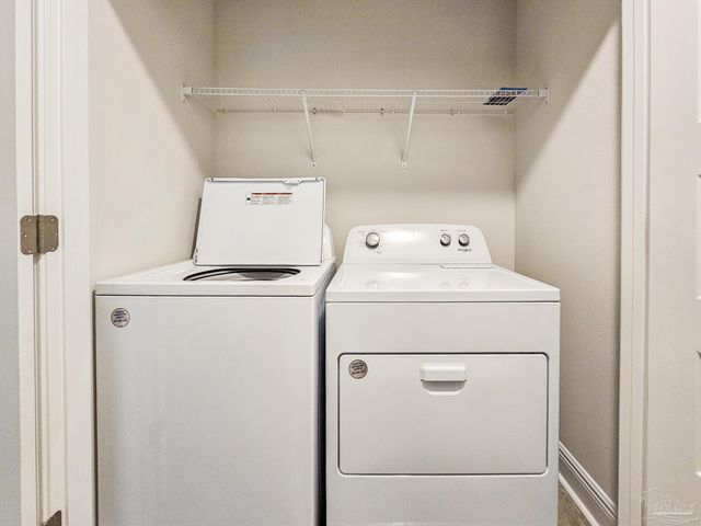 1211 Fairchild Village Dr, Pensacola, FL 32504