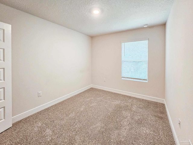 1211 Fairchild Village Dr, Pensacola, FL 32504