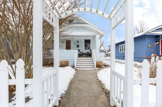 321 Clinton Street, South Haven City, MI 49090