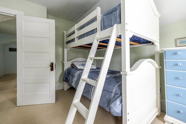 321 Clinton Street, South Haven City, MI 49090