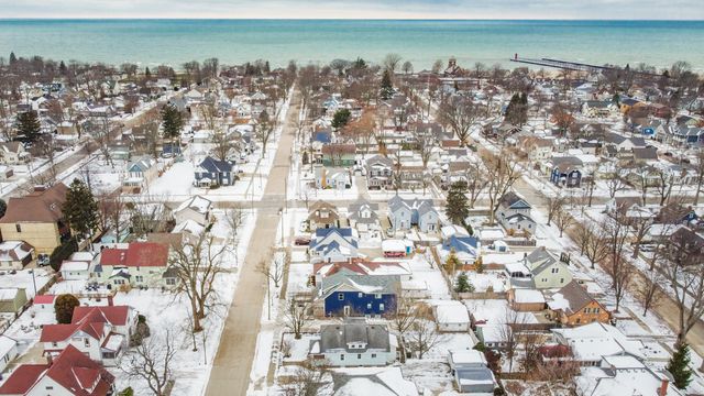 321 Clinton Street, South Haven City, MI 49090