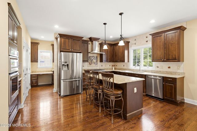 102 Hidden Pond Court, Manalapan, NJ 07726