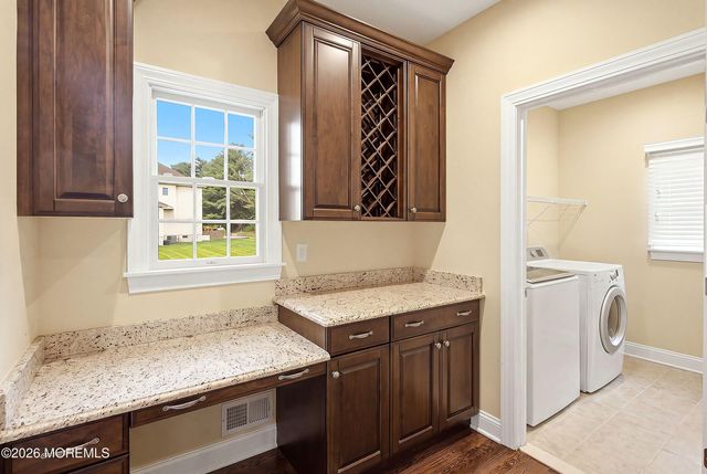 102 Hidden Pond Court, Manalapan, NJ 07726