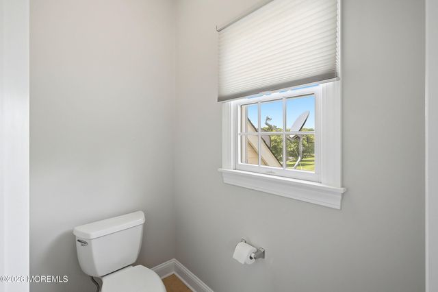 102 Hidden Pond Court, Manalapan, NJ 07726