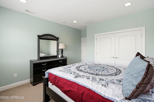 102 Hidden Pond Court, Manalapan, NJ 07726