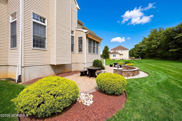 102 Hidden Pond Court, Manalapan, NJ 07726
