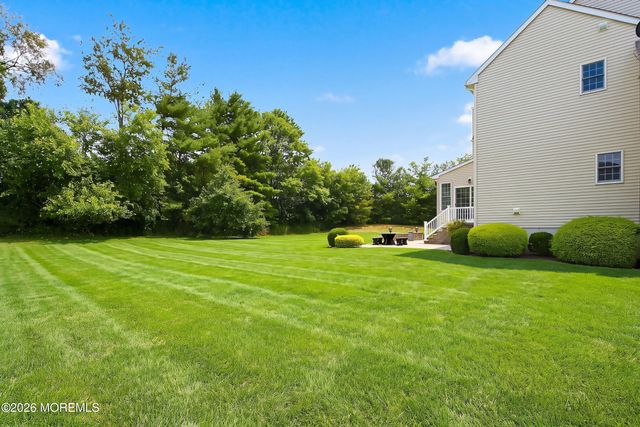 102 Hidden Pond Court, Manalapan, NJ 07726