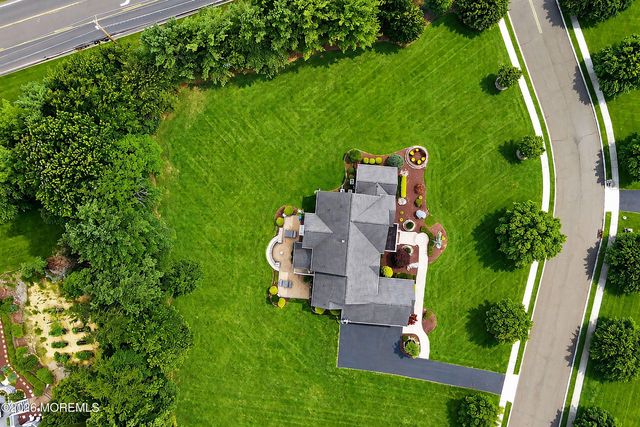 102 Hidden Pond Court, Manalapan, NJ 07726
