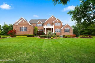 102 Hidden Pond Court, Manalapan, NJ 07726