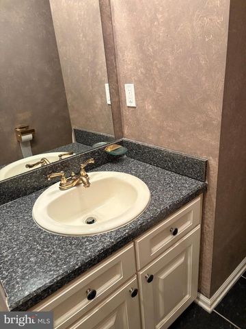 950 NATHANIEL TRL, Warwick, PA 18974