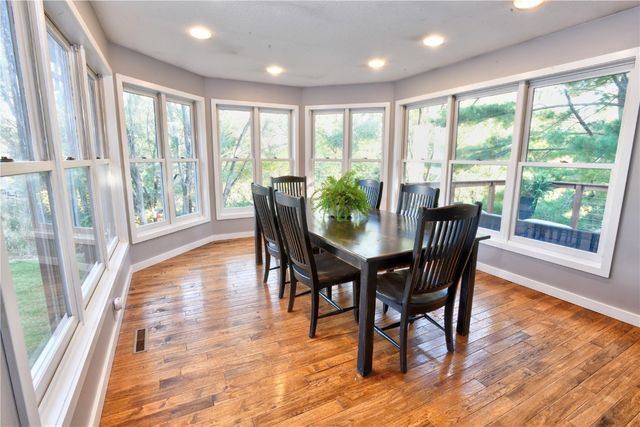 2794 Tower Site Drive NE, Solon, IA 52333