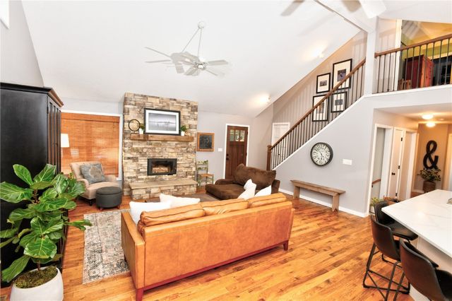 2794 Tower Site Drive NE, Solon, IA 52333