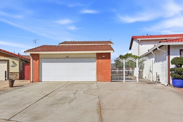 1566 Trieste Way, San Jose, CA 95122