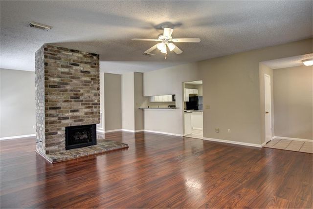 11 Cottage Grove Place, The Woodlands, TX 77381