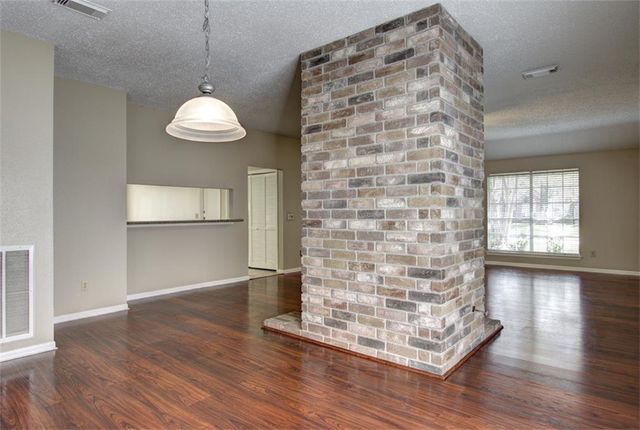 11 Cottage Grove Place, The Woodlands, TX 77381