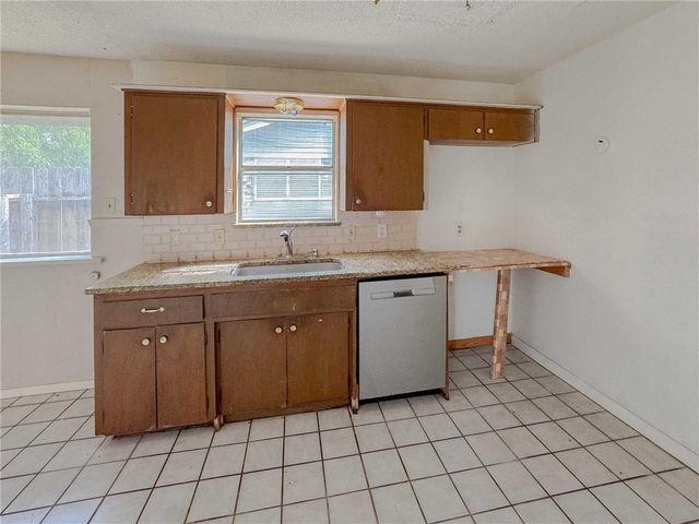 1321 Sandstone Dr, Corpus Christi, TX 78412