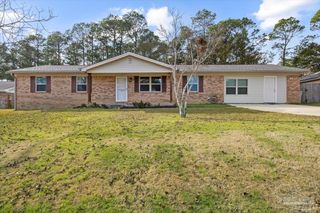 5053 Forest Creek Dr, Pace, FL 32571