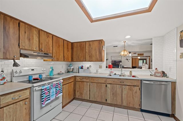 6144 BEECHWOOD DRIVE, Dade City, FL 33523