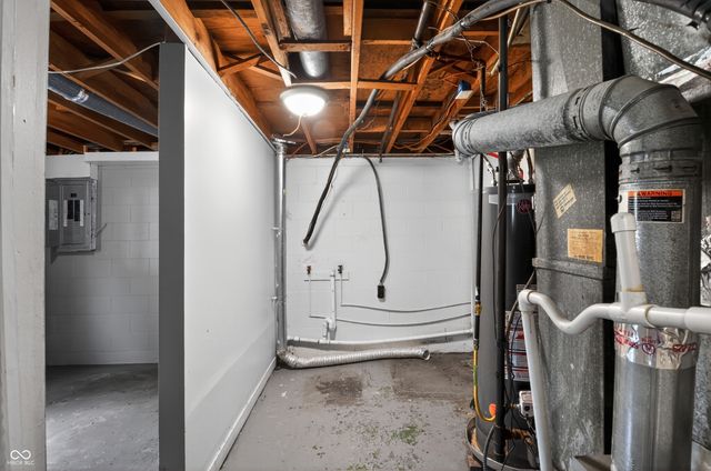 9901 Strathmore Court, Indianapolis, IN 46235