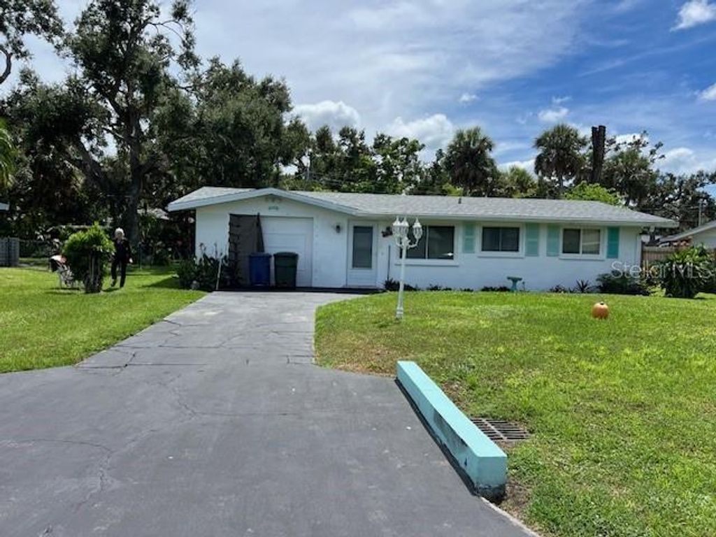 3024 WILLIAMSBURG STREET, Sarasota, FL 34231