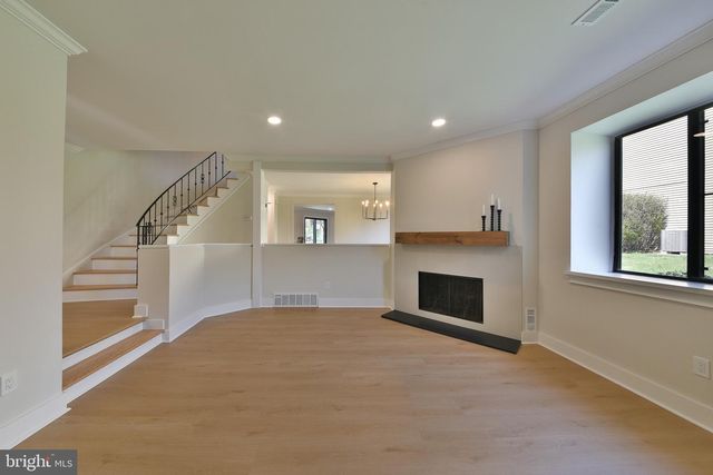 20 INDEPENDENCE PL, Newtown, PA 18940