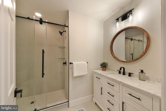 20 INDEPENDENCE PL, Newtown, PA 18940