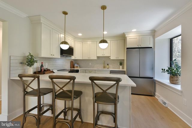 20 INDEPENDENCE PL, Newtown, PA 18940