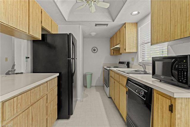 1113 Cape Coral PKWY W 103, Cape Coral, FL 33914
