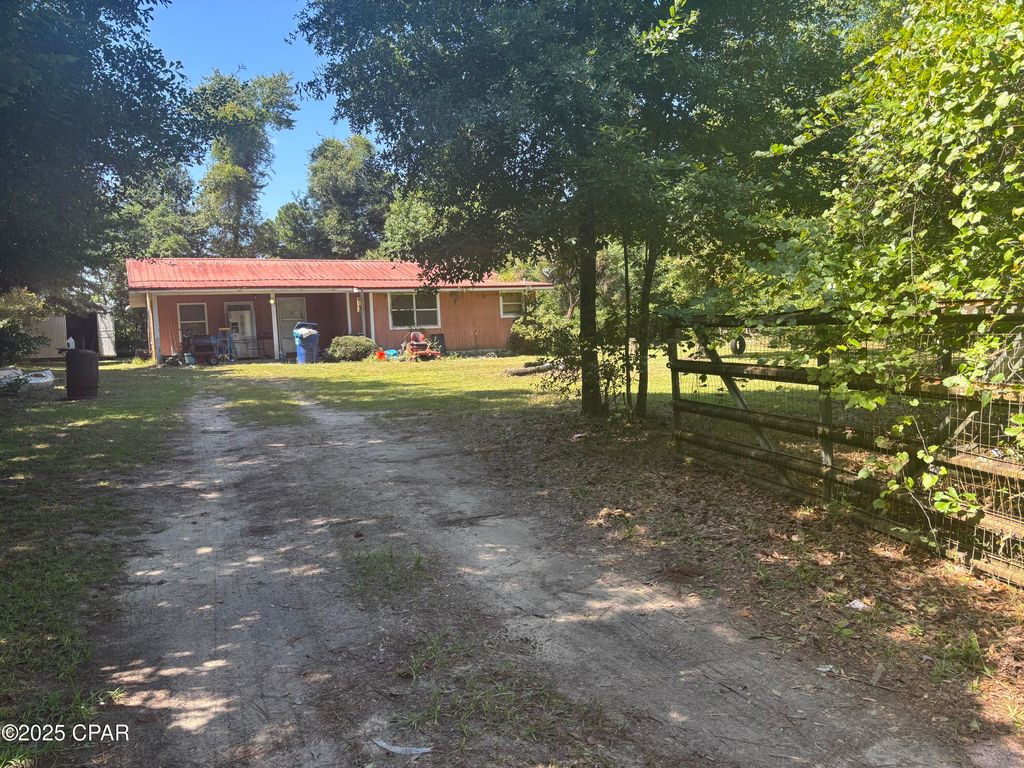 21769 W L Godwin Road, Blountstown, FL 32424
