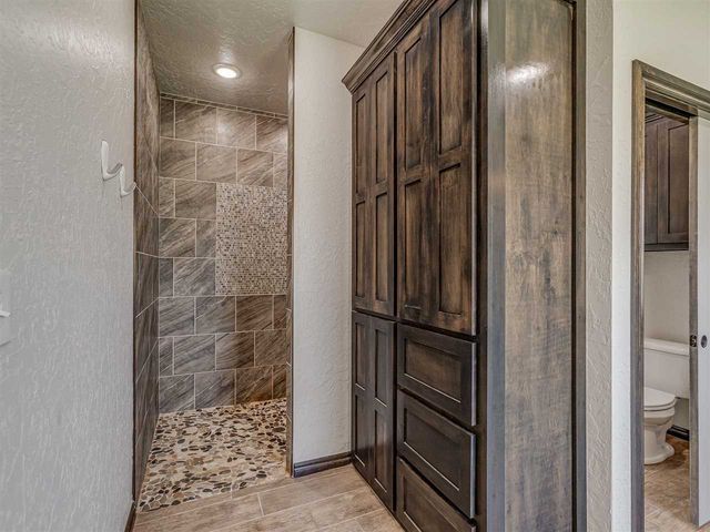 5605 NE Snowy Owl, Elgin, OK 73538