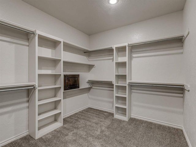 5605 NE Snowy Owl, Elgin, OK 73538